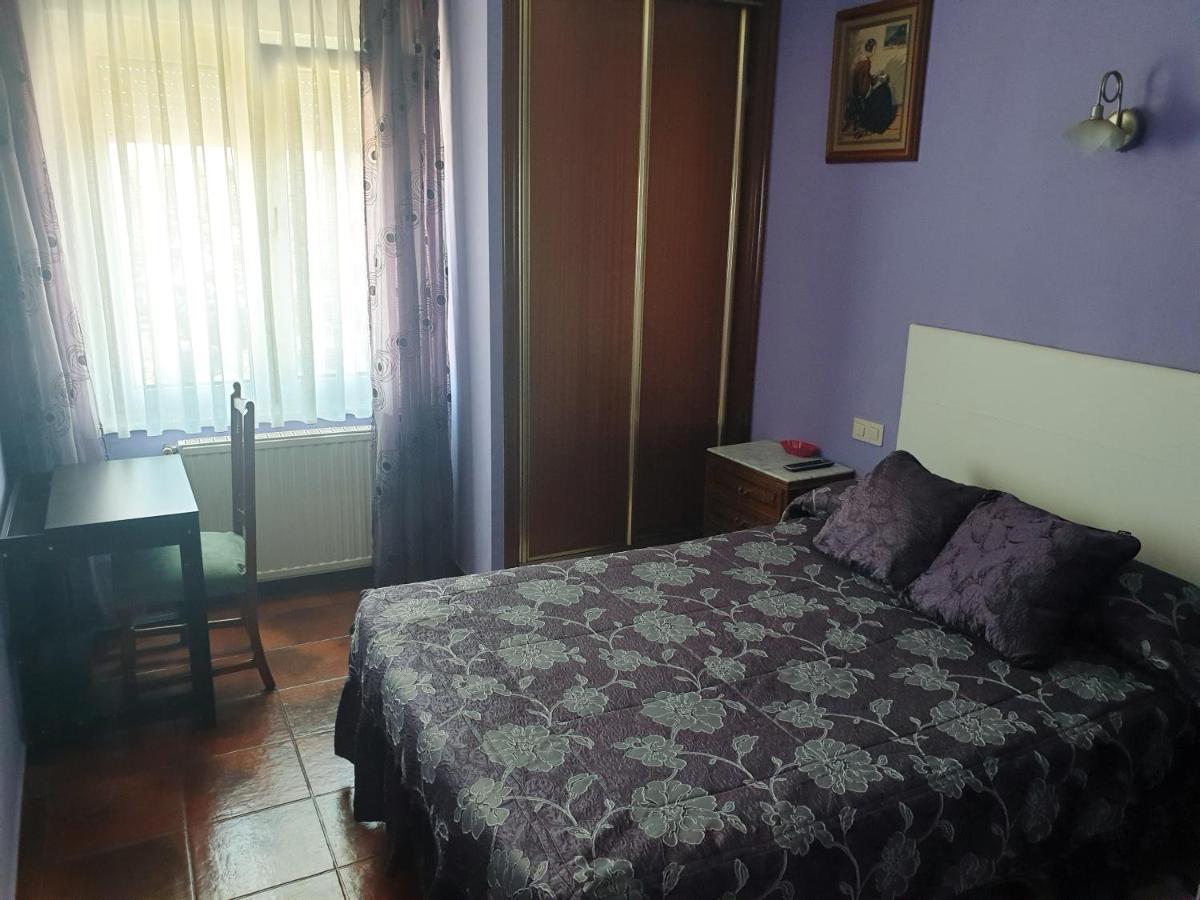 Hostal Puente Azud 阿维莱斯 外观 照片