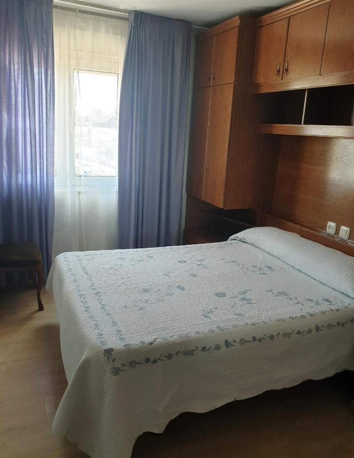 Hostal Puente Azud 阿维莱斯 外观 照片
